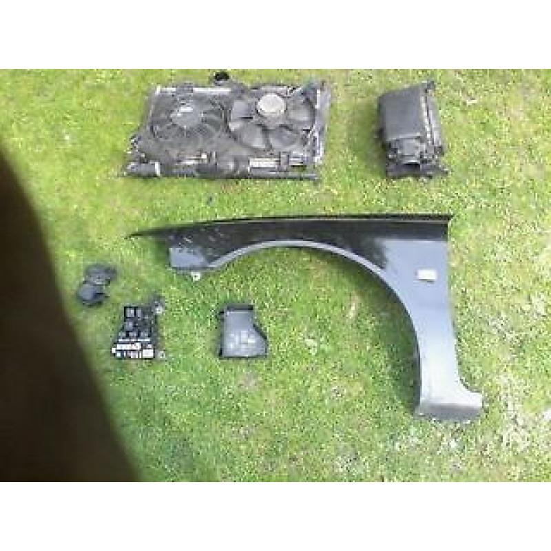 volvo v40 s40 wing in black 2000-2004 phase 2 , radiator / air box / parts / breaking