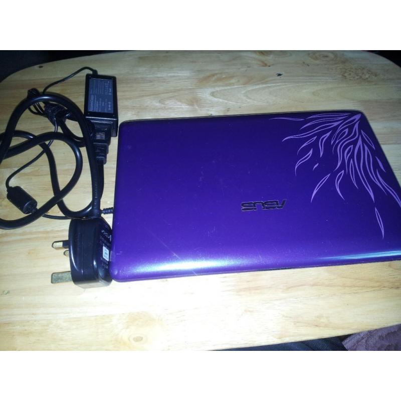 ASUS Eee PC R101 NETBOOK WITH BRAND NEW CHARGER