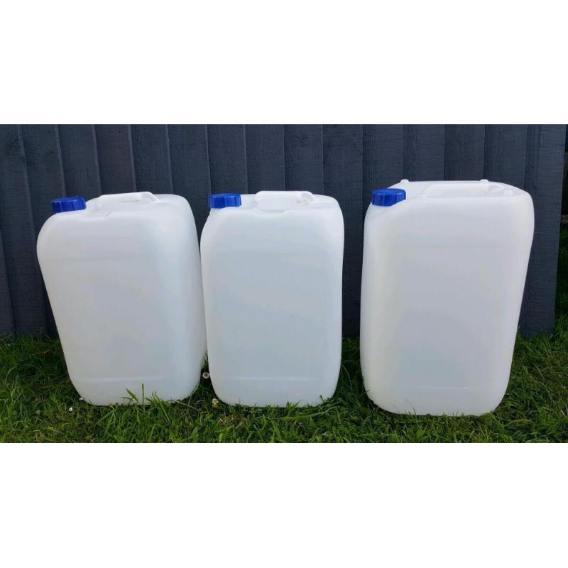 3 x empty 25L 25 litre containers / 5 gallon drums. Perfect for diesel etc