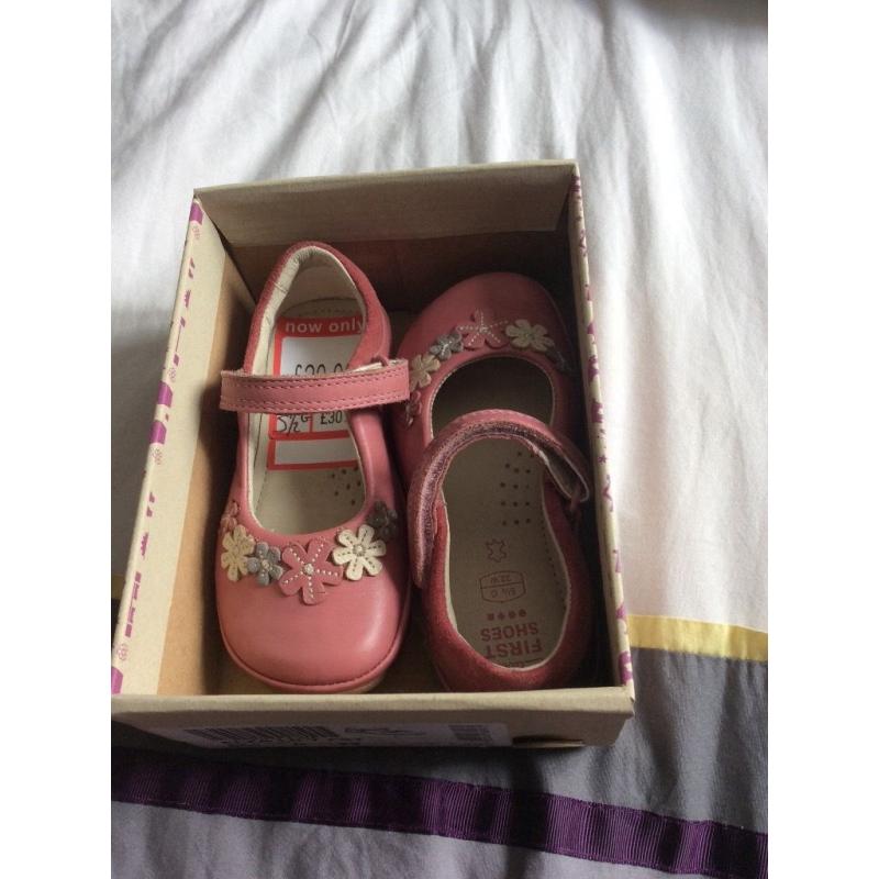 Clarke size 5.5 g shoes brand new in box baby girls