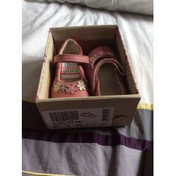 Clarke size 5.5 g shoes brand new in box baby girls