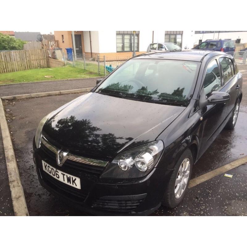 Vauxhall Astra 1.6 petrol 2006 year - Spare Parts