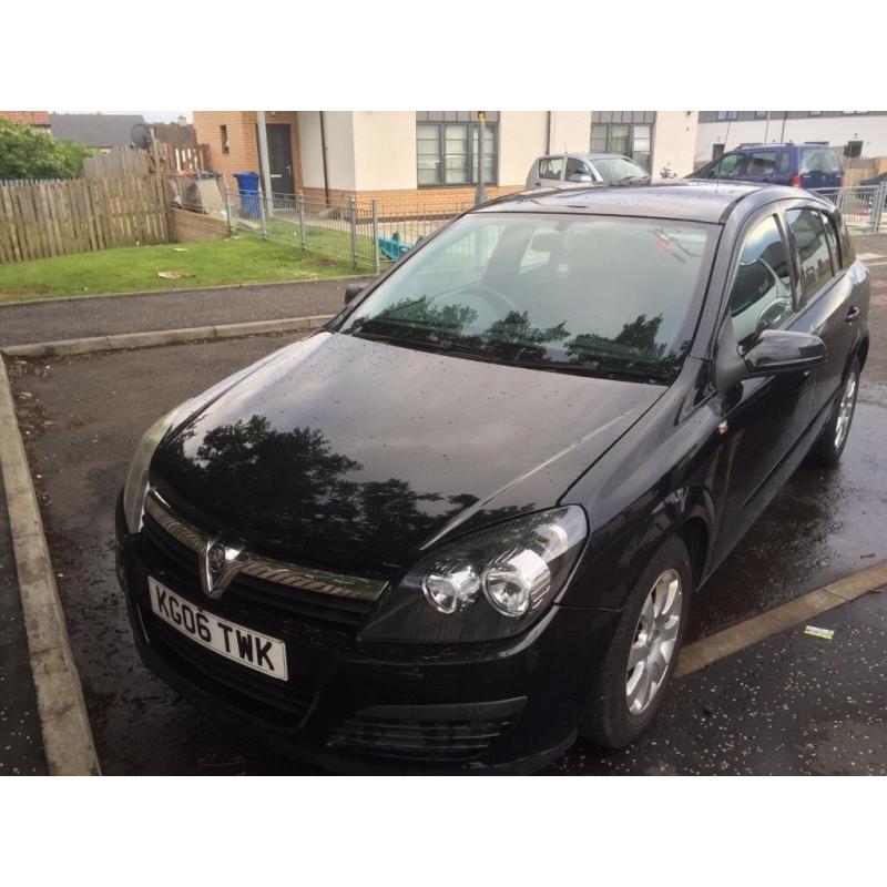 Vauxhall Astra 1.6 petrol 2006 year - Spare Parts