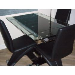 ENZA EXTENDING GLASS CHROME DINING ROOM TABLE & 4 Z CHAIRS.