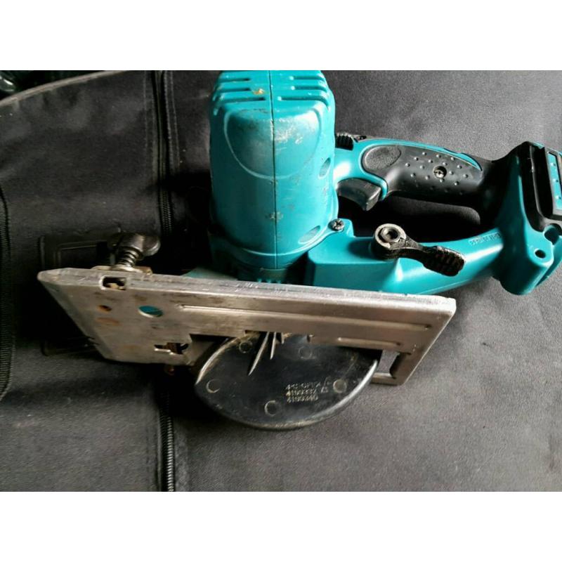 Makita BSS501Z 18V LXT Li-ion 136mm Cordless Circular Saw (Body Only) with Blade