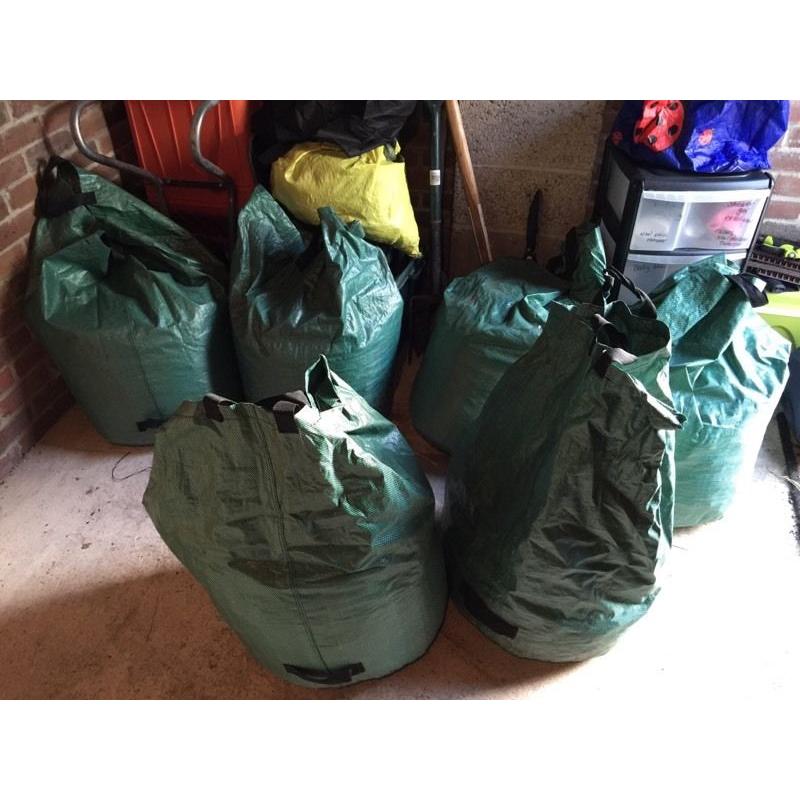 6 Bags of filling soil