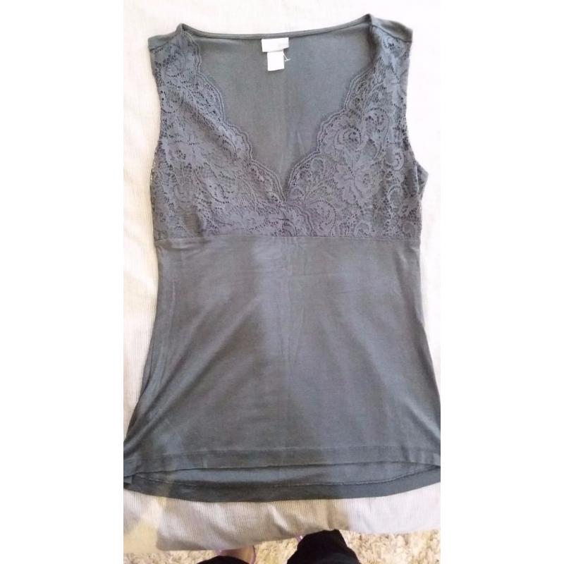 H&M women’s grey sleeveless top with lace front size EUR S