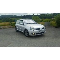 2005 Renault clio sport 182 bhp  2.0L 16 valve not gti vxr vts type r st r32 106 golf corsa 306