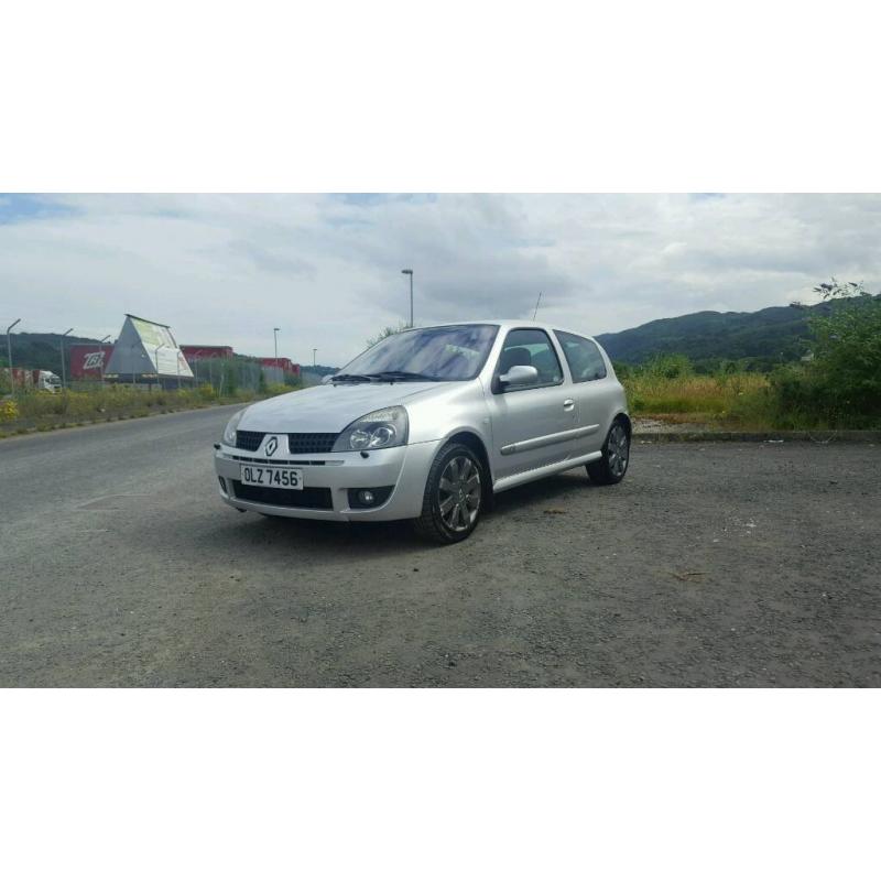 2005 Renault clio sport 182 bhp  2.0L 16 valve not gti vxr vts type r st r32 106 golf corsa 306